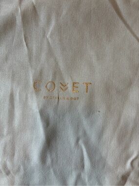 Stella & Dot Cream Tote with Gold Logo